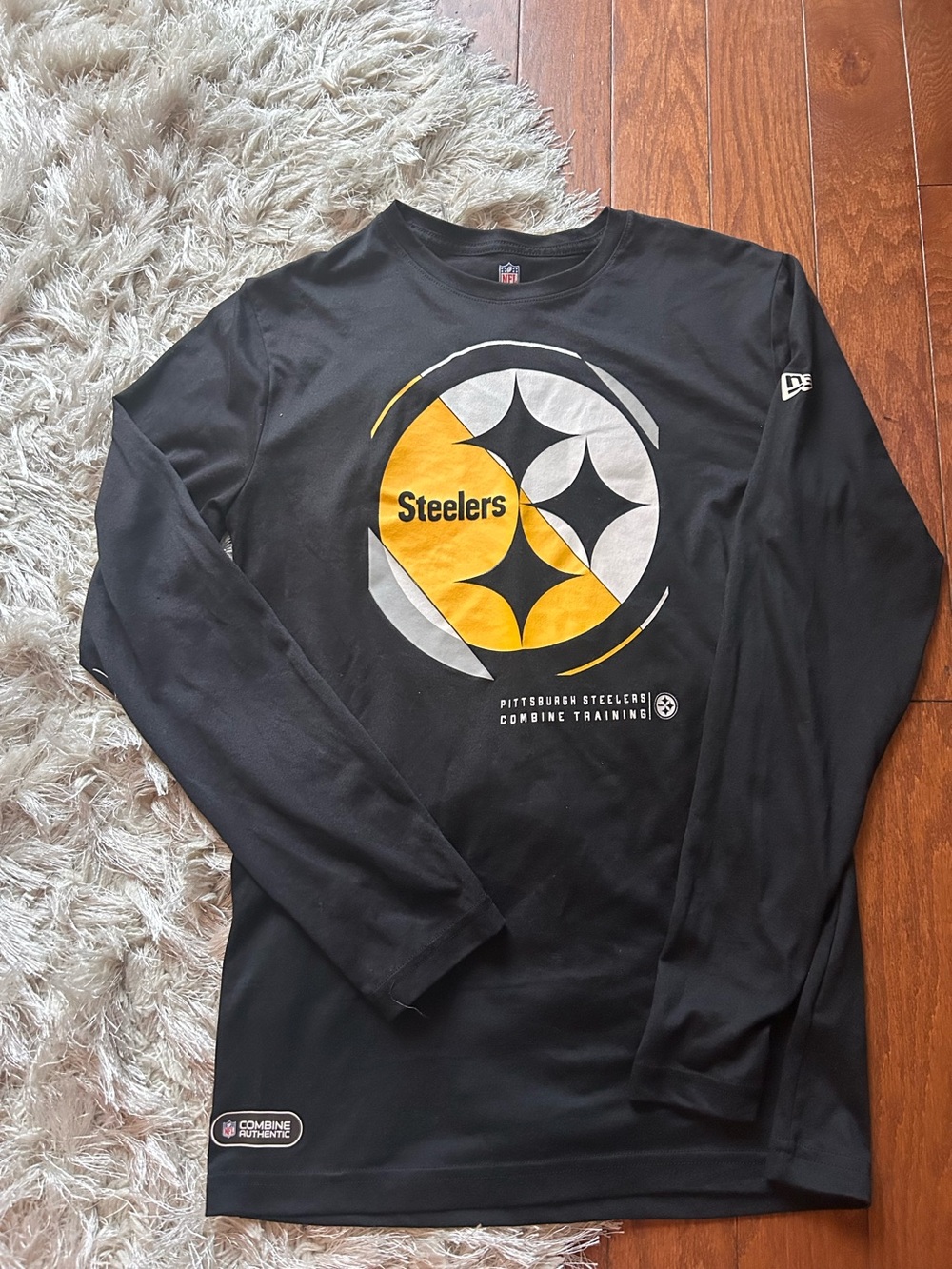 NFL Team Apparel Pittsburg Steelers Top